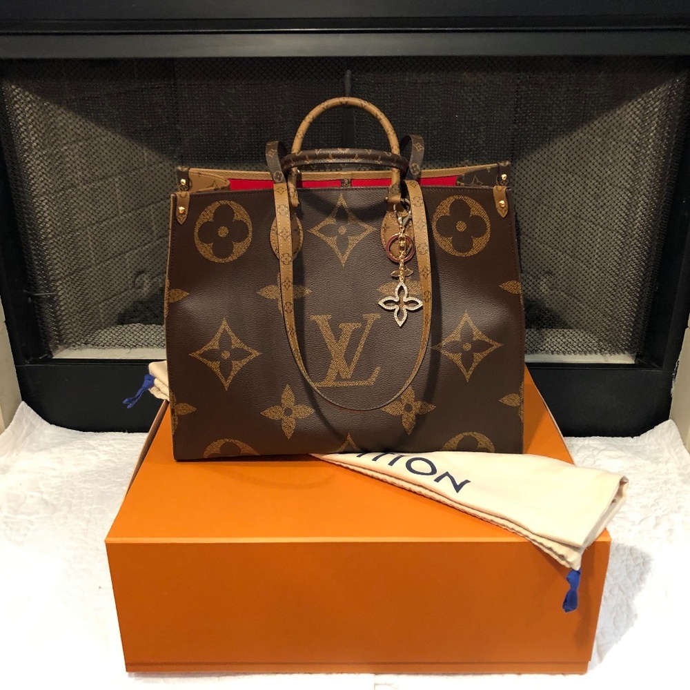 LV Reverse Monogram Giant Onthego GM